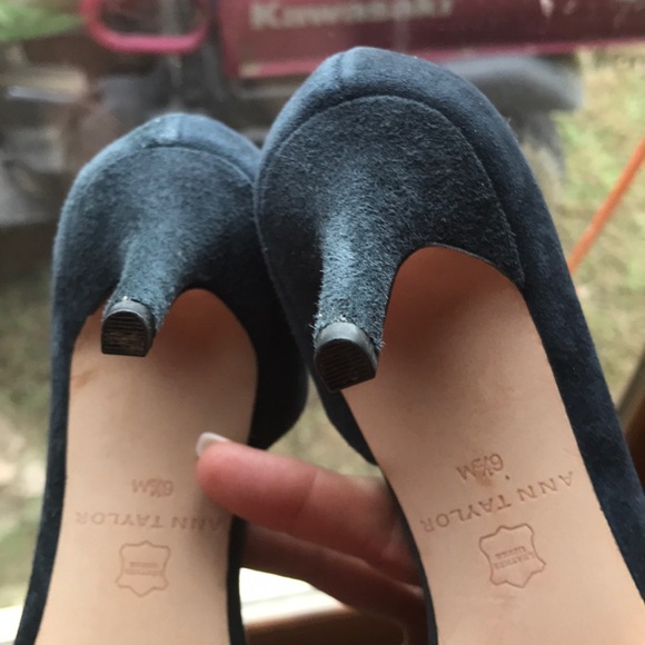 Shoes - Picture 2 of 4